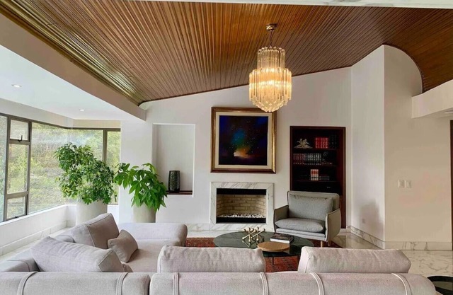Spacious apartment in exclusive zone of Bogotá