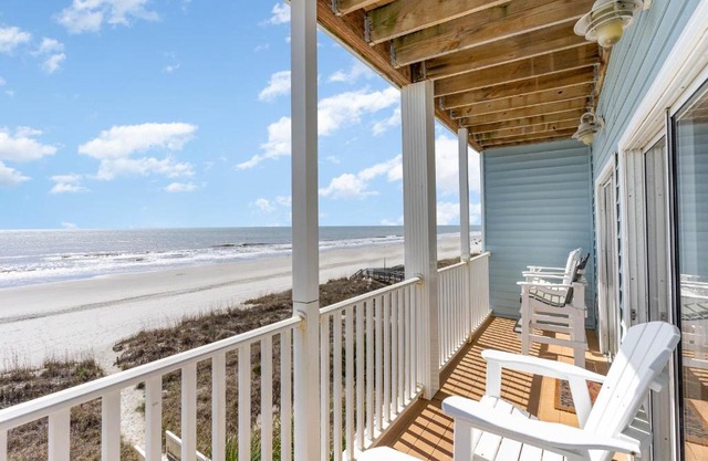 Spacious Penthouse Ocean Front 7 BR Condo - Ambassador Villas Unit 401