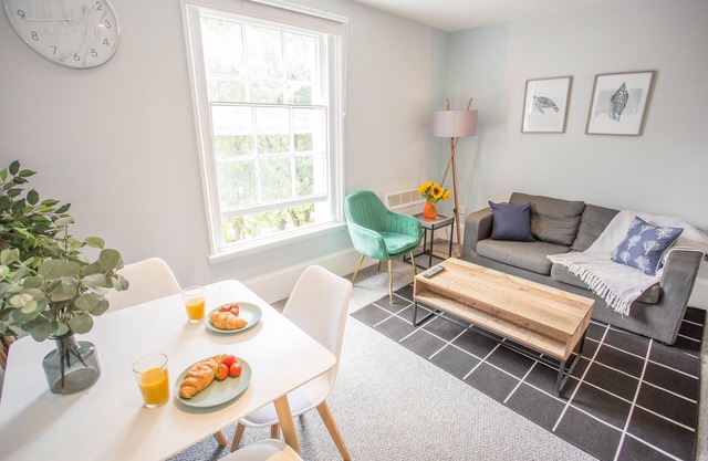 Spacious, Pet-friendly 1DBL Bed by South Park