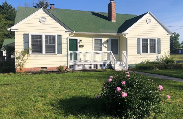 Spacious, pet-friendly 3-bedroom home