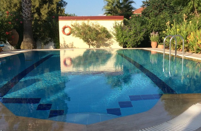 Spacieuse villa privée de 3 chambres. Piscine privée. A / C. Wifi gratuit.