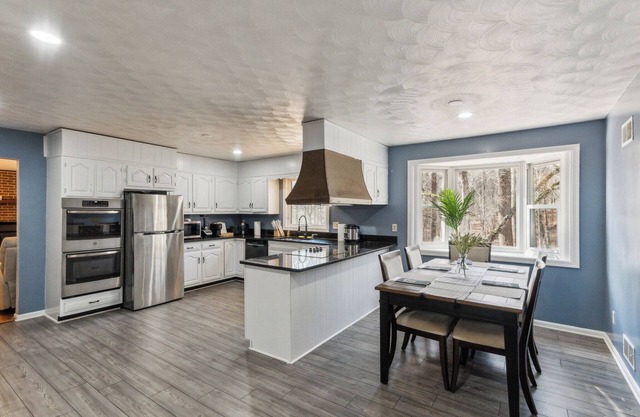 Spacious private 6 bedrooms Oasis Retreat in lovely Gaithersburg