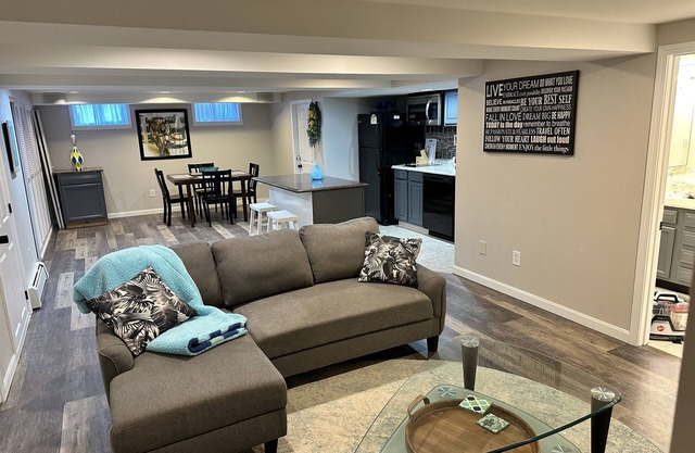 Spacious, private1 bed/1bath w/steam sauna