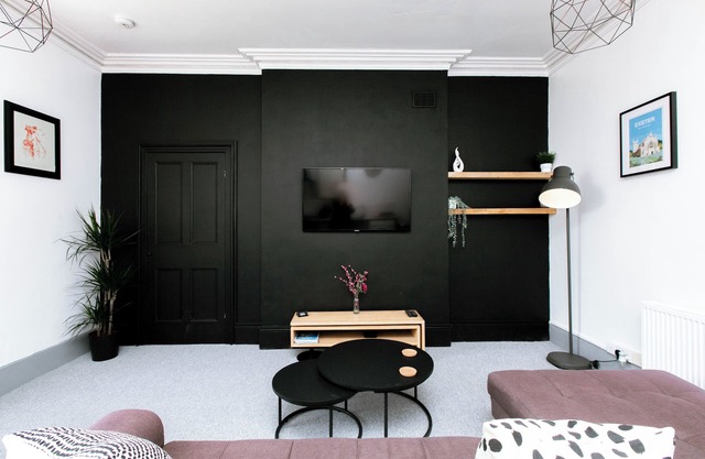 Spacious, Quiet and Central Apartment With Parking