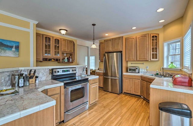 NEW! Spacious and Quiet Family Home on Lake Anna!
