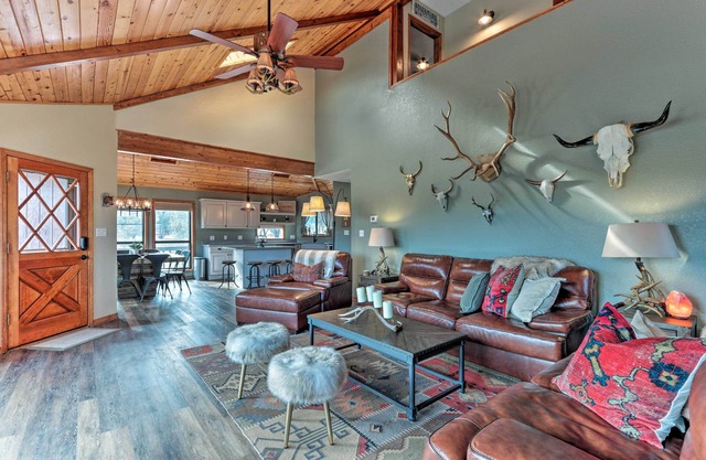NOUVEAU! Payson Ranch on 4 Acres - Backing to Tonto National Forest!