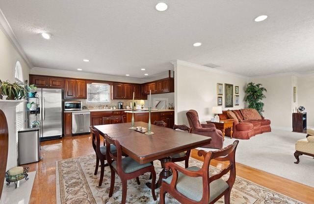 Spacious Retreat 3BR, 3.5BA Home in Golf Community