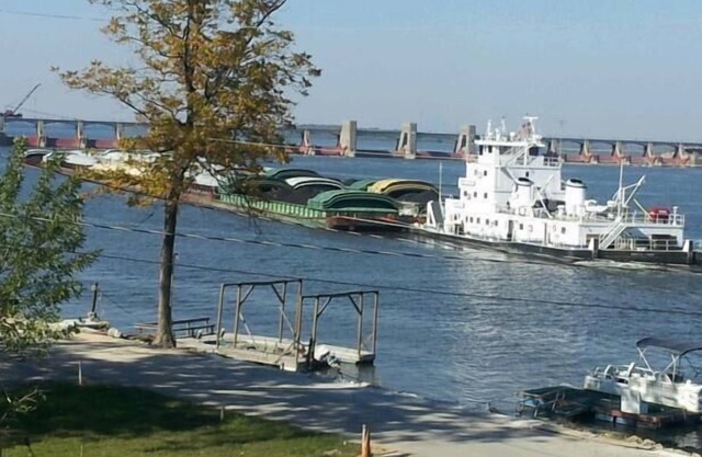 Perche spacieuse au bord de la rivière / accès facile à Saint-Charles à moins d'une heure de la rue Louis