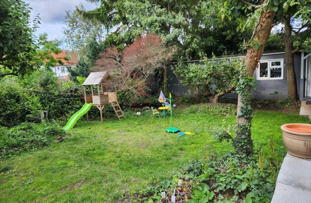 Spacious Room with Garden in Croydon London