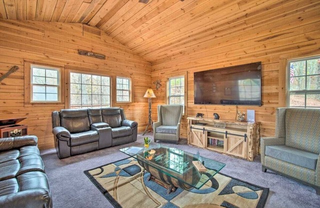 Family Friendly Cabin w/Hot Tub near Carters Lake!