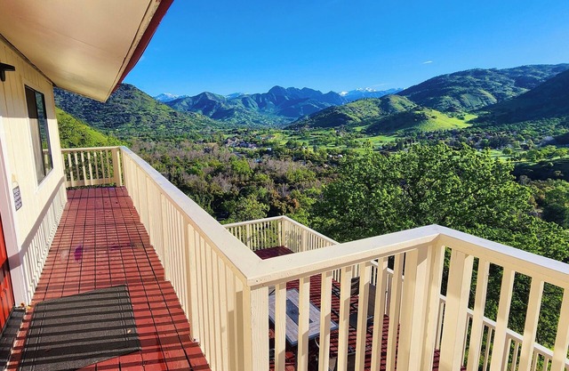 Spacious Sequoia Park 5 bed 3 bath house w/ AC & WIFI in charming Three Rivers