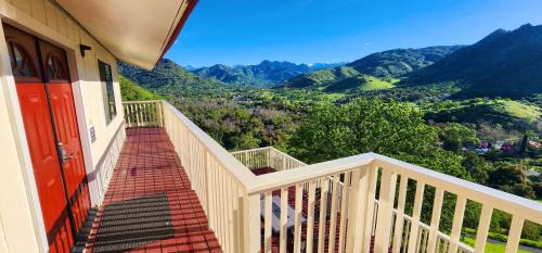 Spacious sequoia Park retreat, best panoramic views