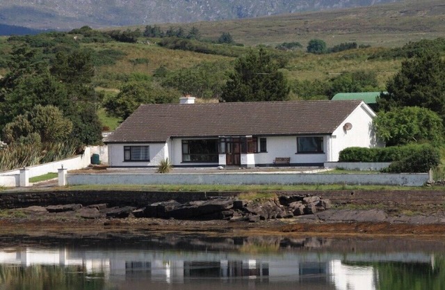Spacieuse maison sur la côte, dans un endroit prisé et chargé d'histoire