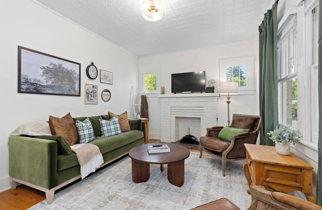 Dog-friendly Bungalow Stay by Sloan's Lake