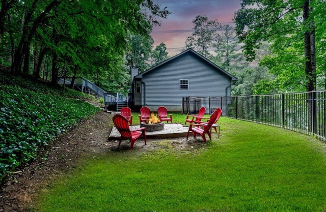 Spacious South Asheville Getaway