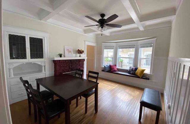 Spacious South Berkeley Apartment w/ Parking