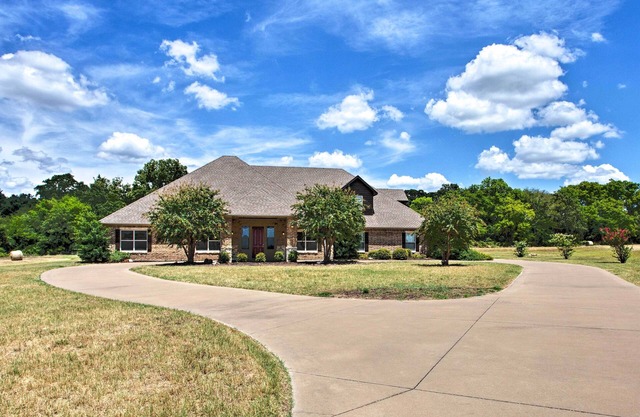 NOUVEAU! Stallion Lake Ranch Home w / Patio - Événements OK!