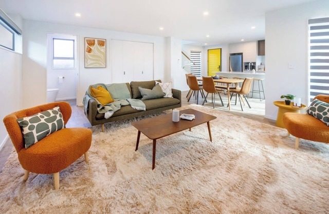 Spacious Stay near Avon River w/ Carpark
