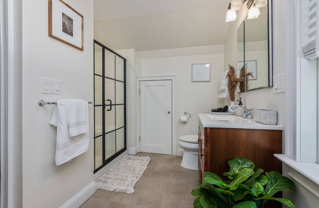 Spacious suite - close to everything + backyard 10 min to Portsmouth +Ogunquit