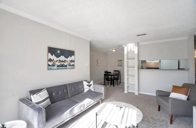 Quiet 1BR in Heart of Midland