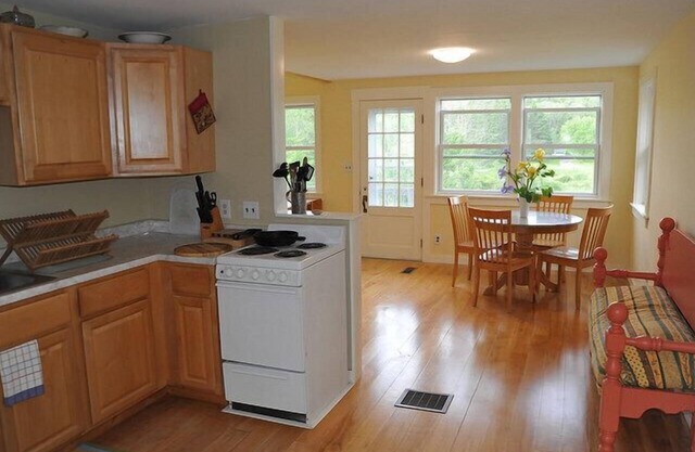 Spacieux, chalet ensoleillé dans vierge Northeast Kingdom Vermont