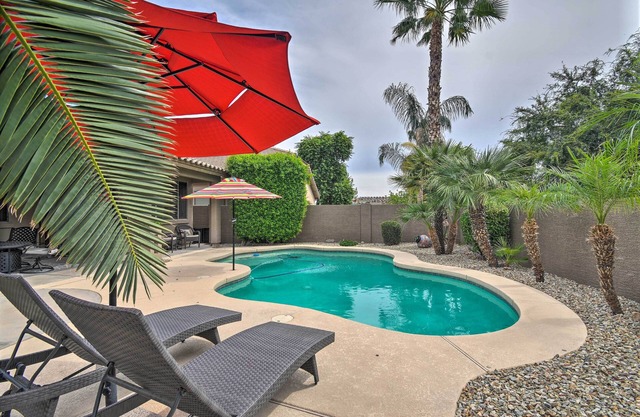 NOUVEAU! Maison surprise avec piscine et patio: golf + randonnée!