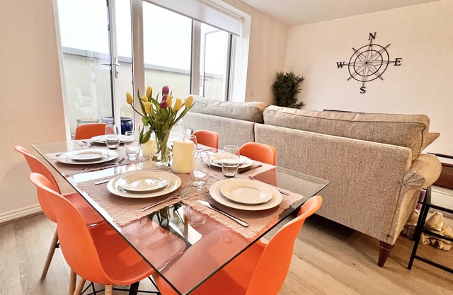 Spacious top-floor flat | Parking | Step-free access