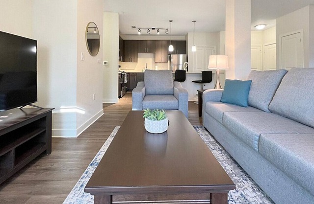 Spacious, Top Floor, Near Expressway, Private Garage