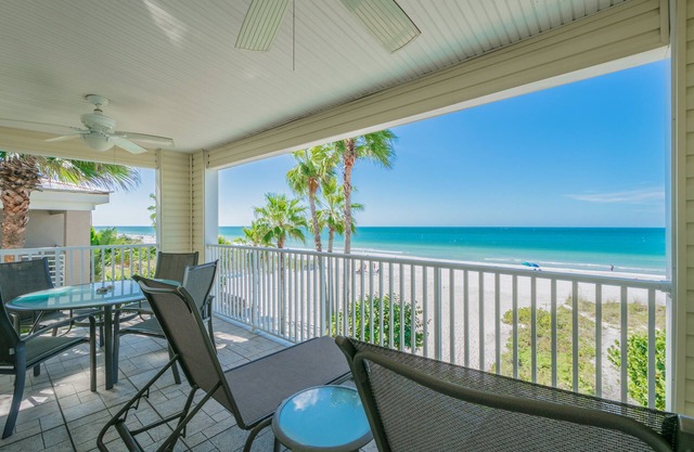 Spacieux étage supérieur, condo de 3 chambres en bord de mer