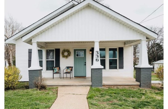 Spacious Town Cottage