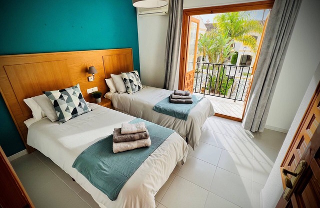 Spacious Townhouse less than 100m from Vera beach in stunning grounds