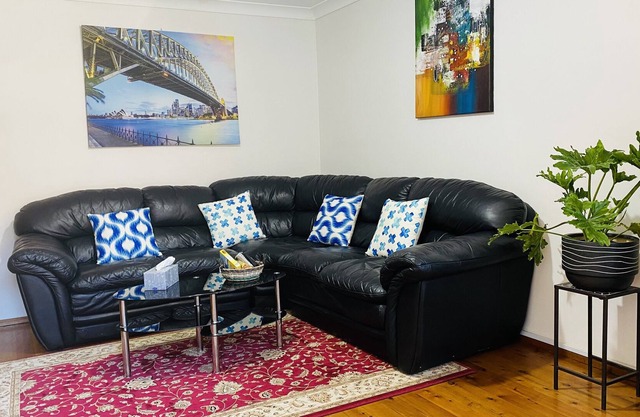 Spacious Townhouse in Wollongong CBD, close to North Wollongong Beach
