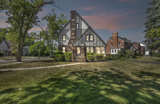 The Monticello Manor + Tudor Retreat