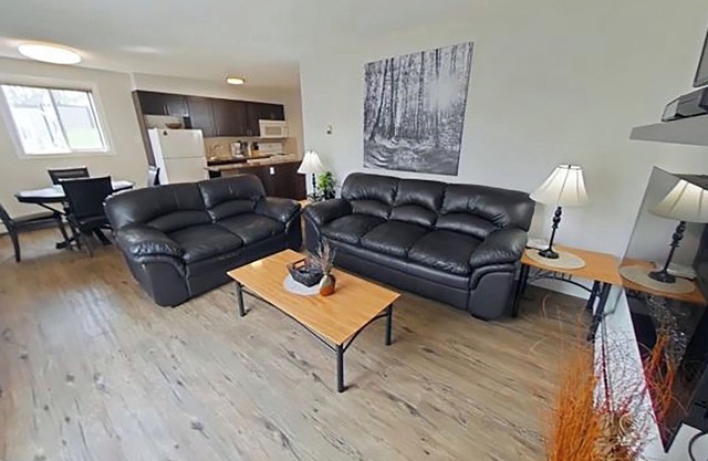 Spacious Two Bedroom Apartment in Great Location in West Park