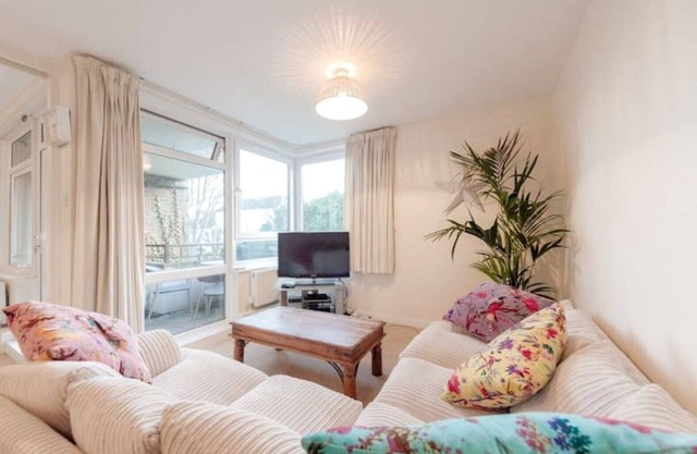 Spacious Two Double Bedroom Flat
