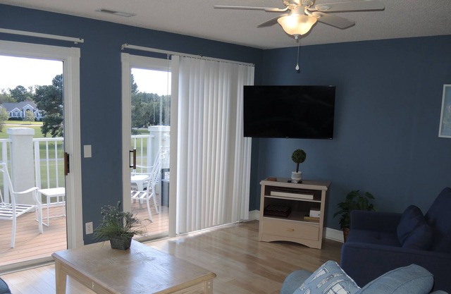 Spacious unit, Full Kitchen, 2 Bedrooms, 2 Bathrooms, Golf Resort, Close to Beach in Calabash, NC(208)