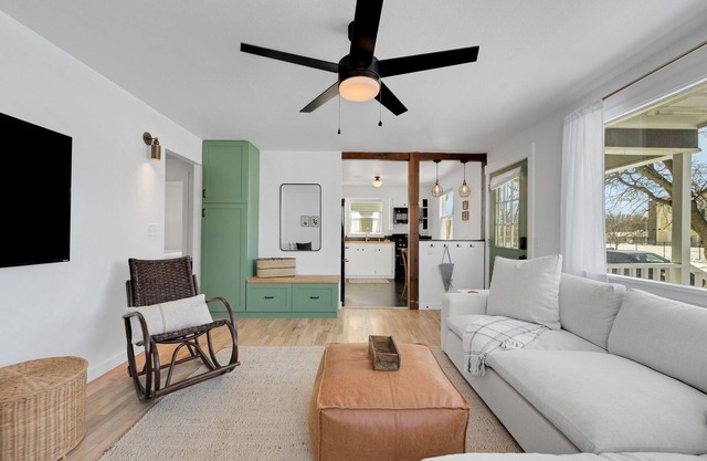 Spacious & Updated 4-bedroom home w/fire pit & BBQ in the Heart of Missoula!