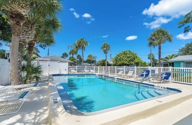 Spacious Updated Home with Heated Pool, Sunset Deck, close to beach-Dearborn St.