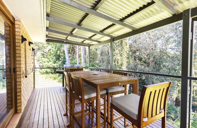 Spacious Upper-Level Retreat | 7 Mins to Beach