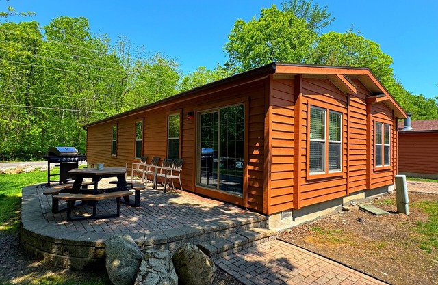 Maison de vacances spacieuse sur Put-in-Bay qui peut accueillir 16 w / 5 BR, 2 BA. Grande piscine.