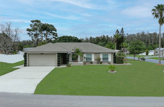 Spacious Vacation Home 20 min from Theme Parks!