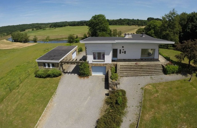 Villa avec jacuzzi et sauna près de la rivière, Ardennes