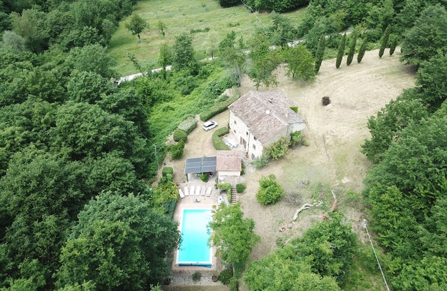 Villa spacieuse dans un cadre tranquille avec piscine chauffée solaire, vues et Wifi