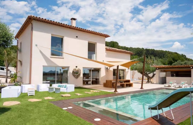Villa Spacieuse, 12 couchages , 200m2, Avec piscine.