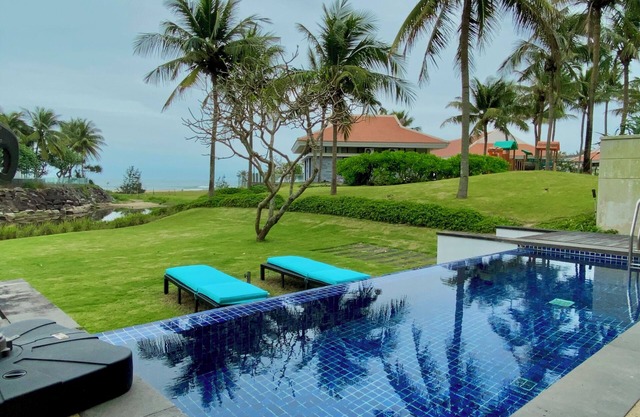 Spacious Villa With A Private Pool - F6