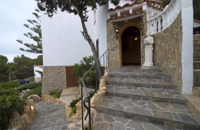 Spacieuse villa avec de superbes vues sur la mer