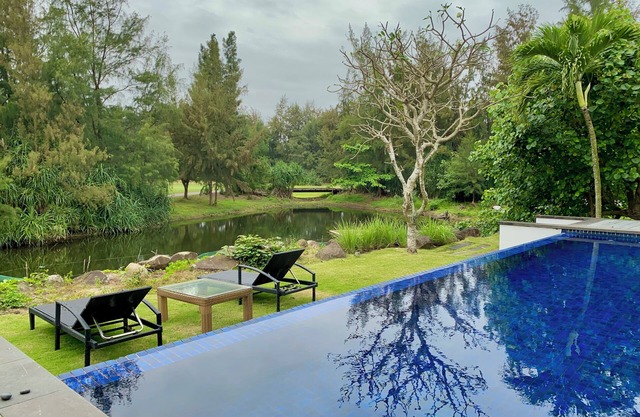 Spacious Villa With Private Pool - E17