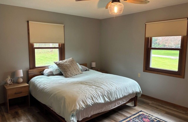 Spacious Vintage Up North Home with Modern Touches. Family-Friendly!