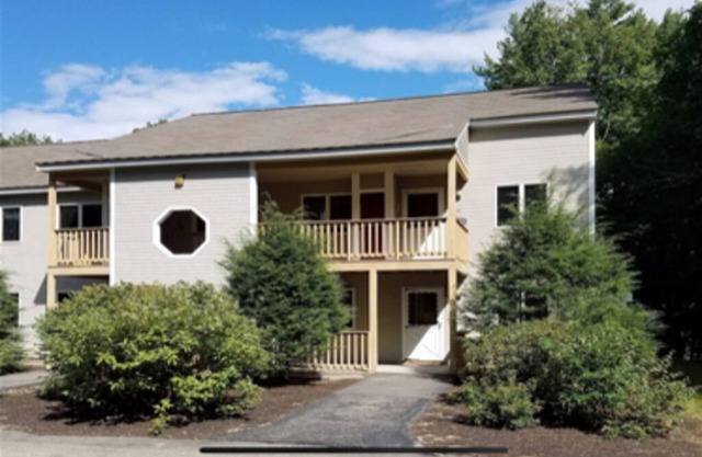 Spacious Year Round Condo Retreat to the White Mountains