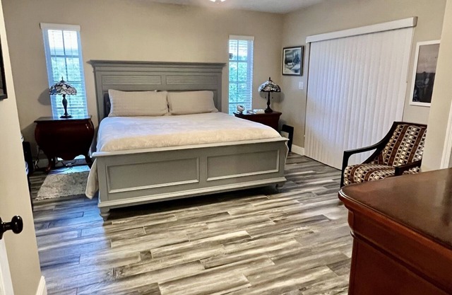 Spacious1 bedroom 1 bath, minutes to WEF and Polo grounds